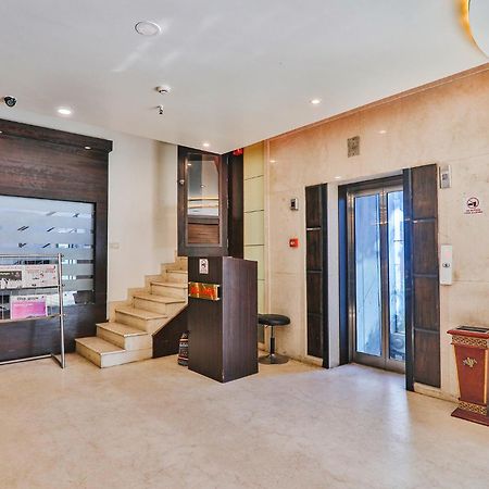 Fabhotel Prime The Continental Лакнау Екстериор снимка