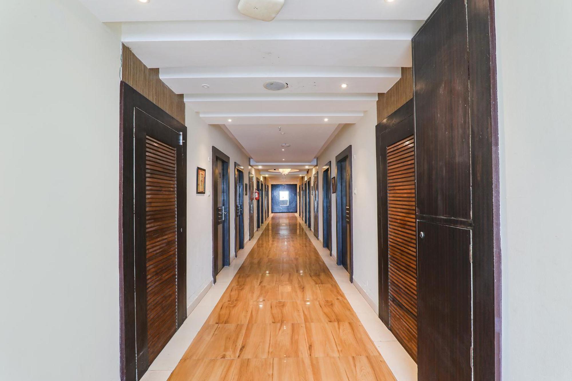 Fabhotel Prime The Continental Лакнау Екстериор снимка