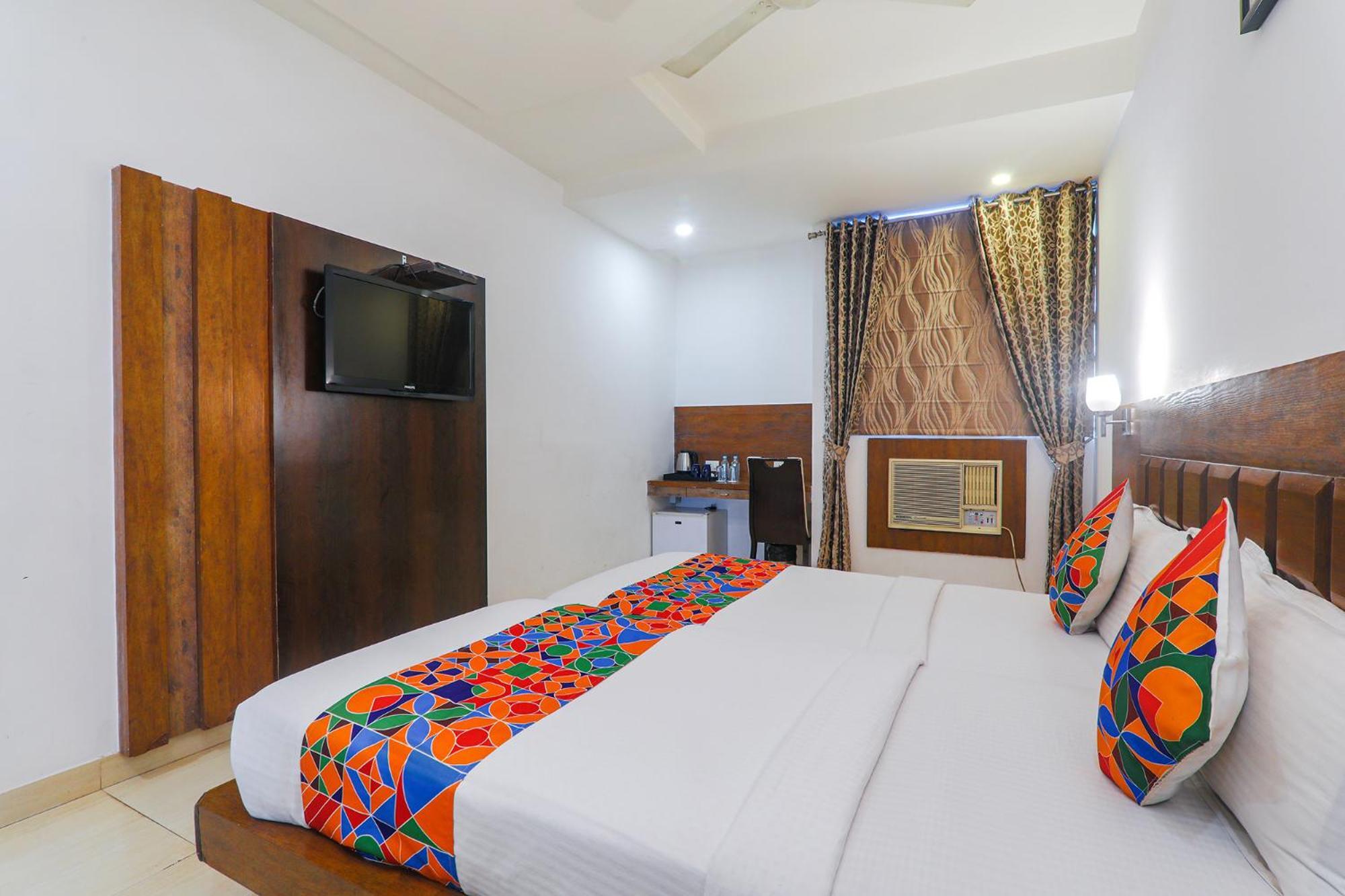 Fabhotel Prime The Continental Лакнау Екстериор снимка