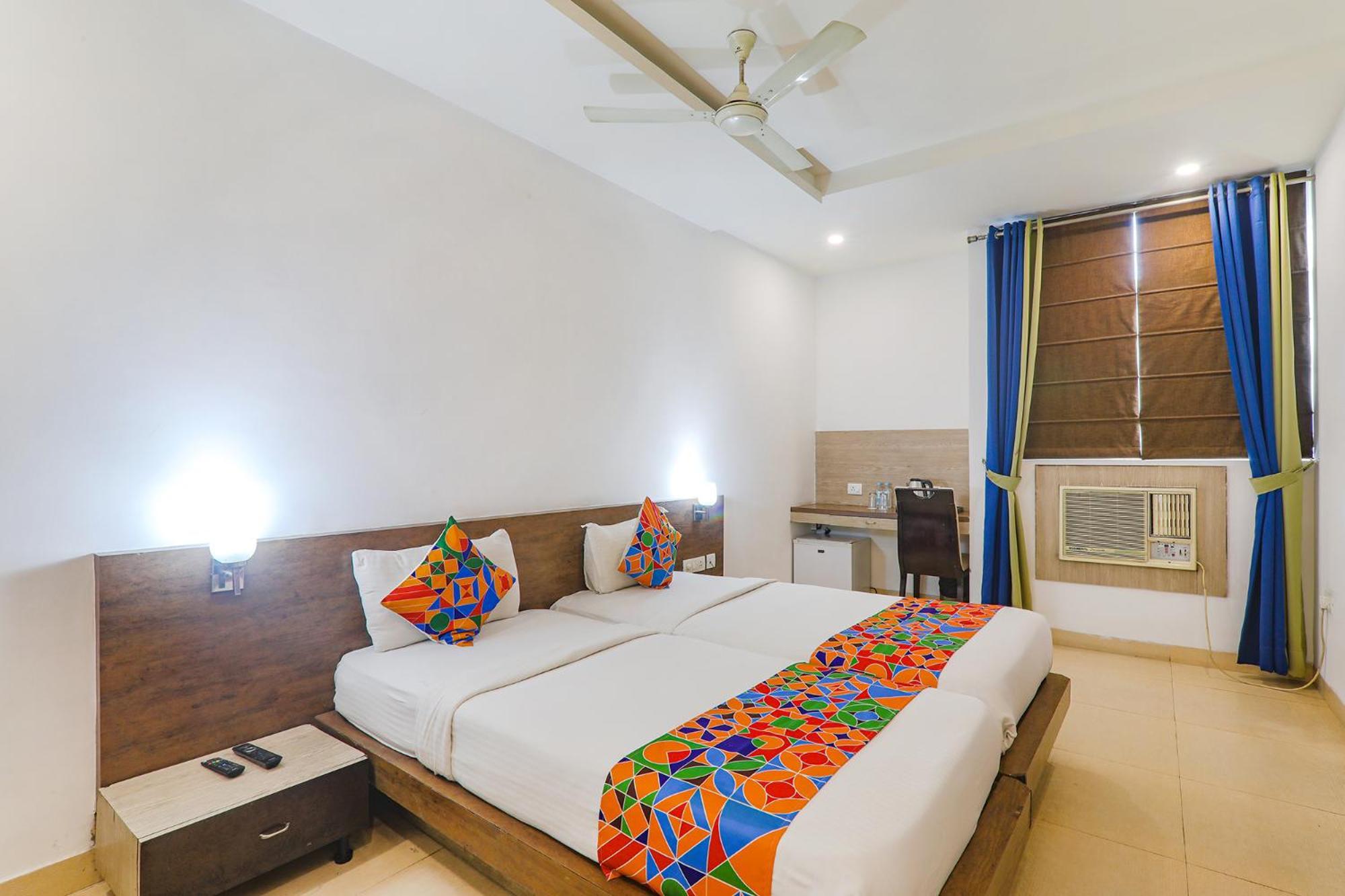 Fabhotel Prime The Continental Лакнау Екстериор снимка