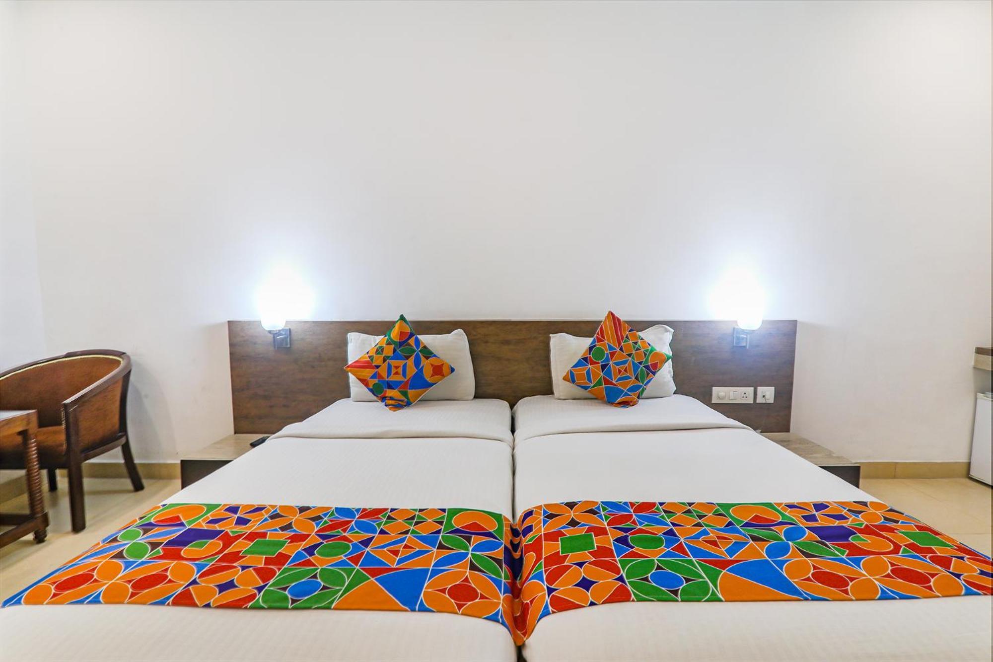 Fabhotel Prime The Continental Лакнау Екстериор снимка