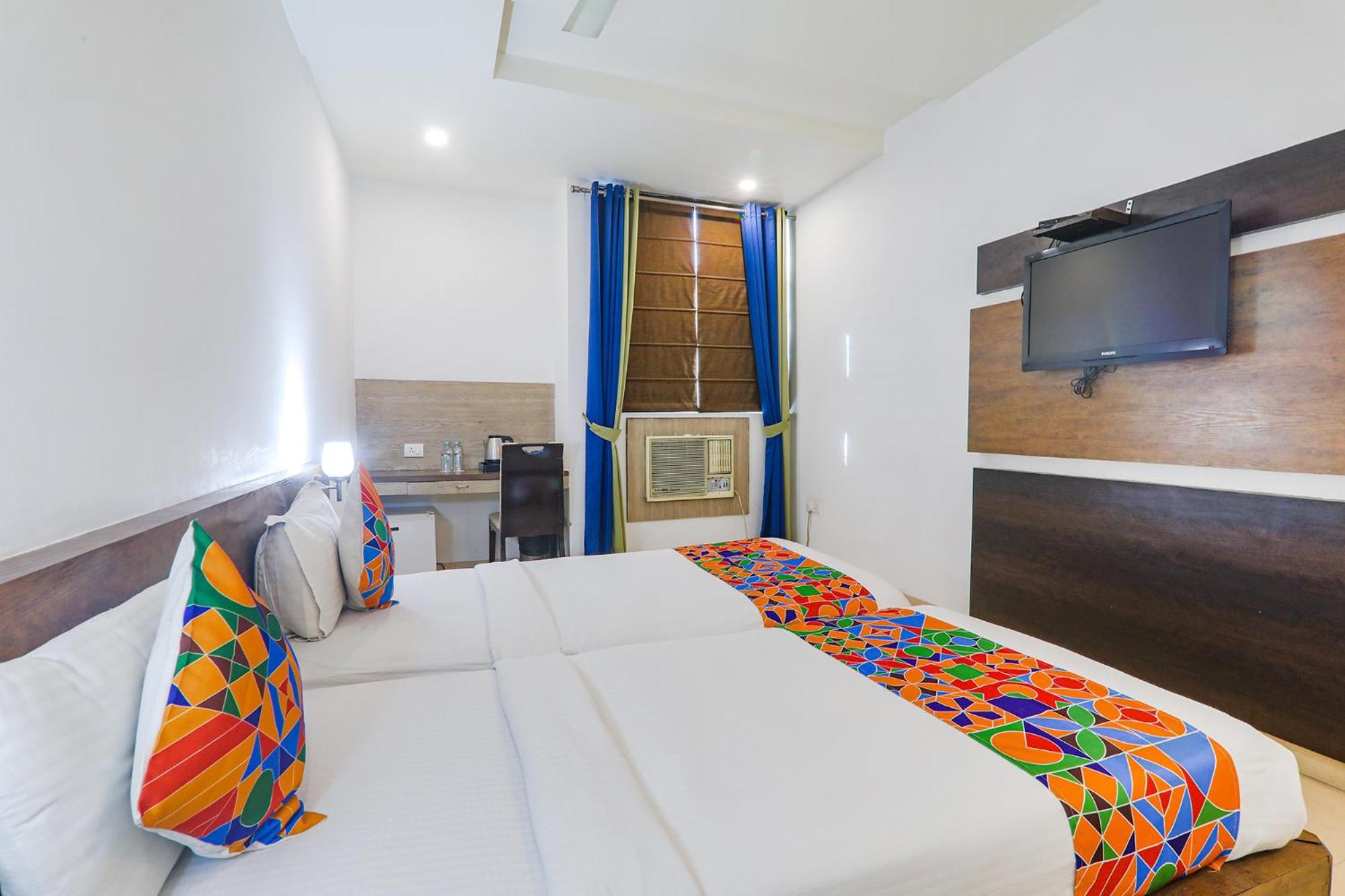 Fabhotel Prime The Continental Лакнау Екстериор снимка